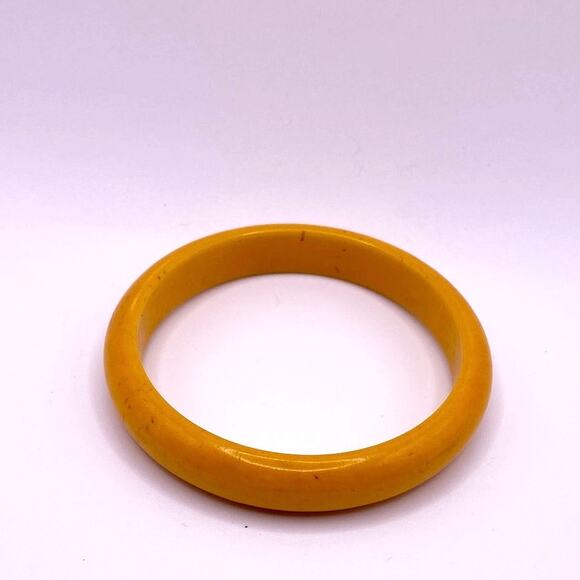 Vintage Bakelite Butterscotch Tone Bangle Bracelet Size 7 - Picture 4 of 4